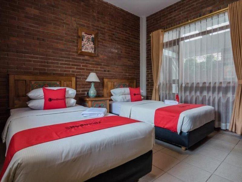 Reddoorz Syariah Near Exit Toll Pasteur 2 Hotel